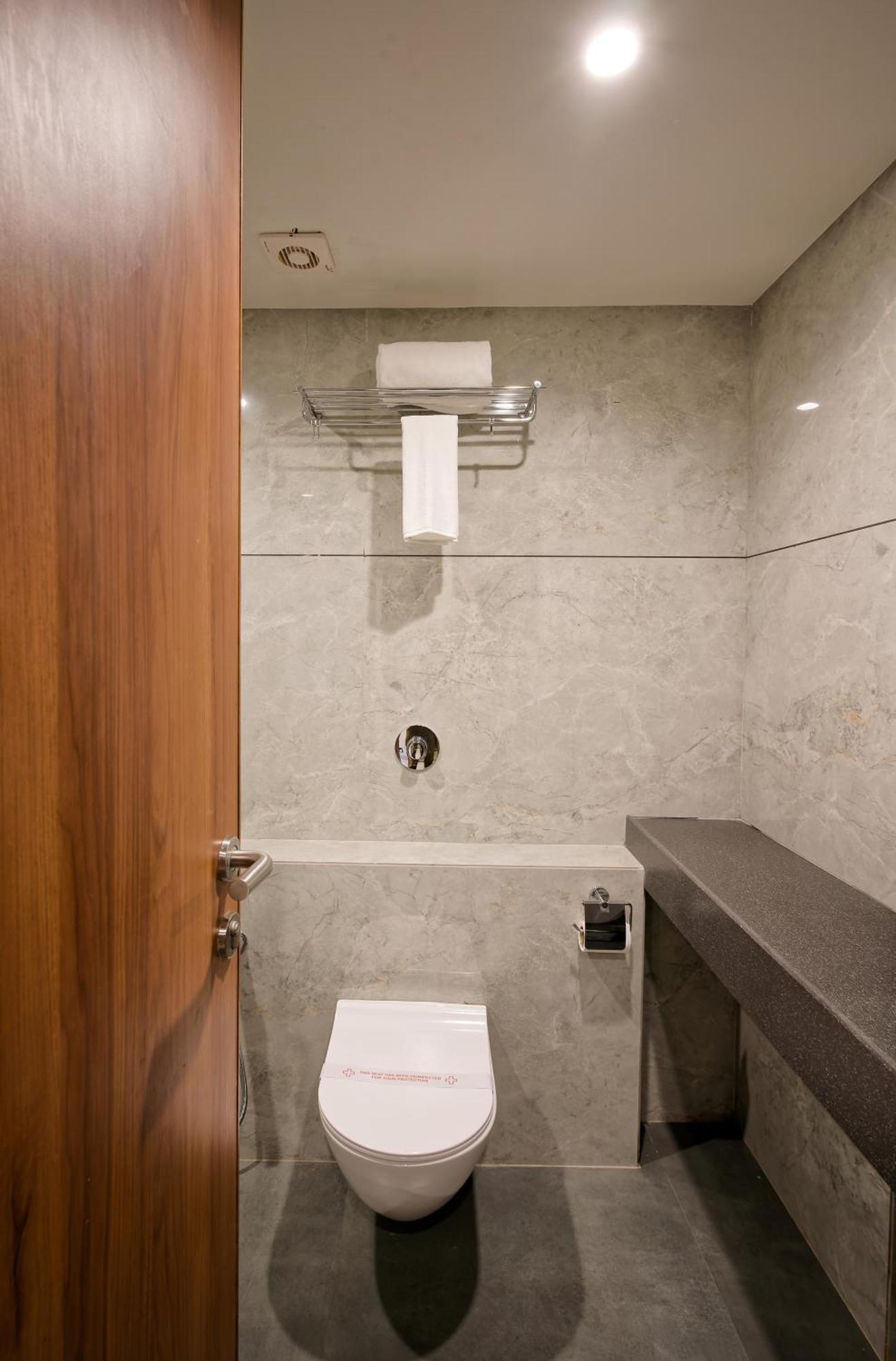 Plenteous Inn Ahmedabad Luaran gambar