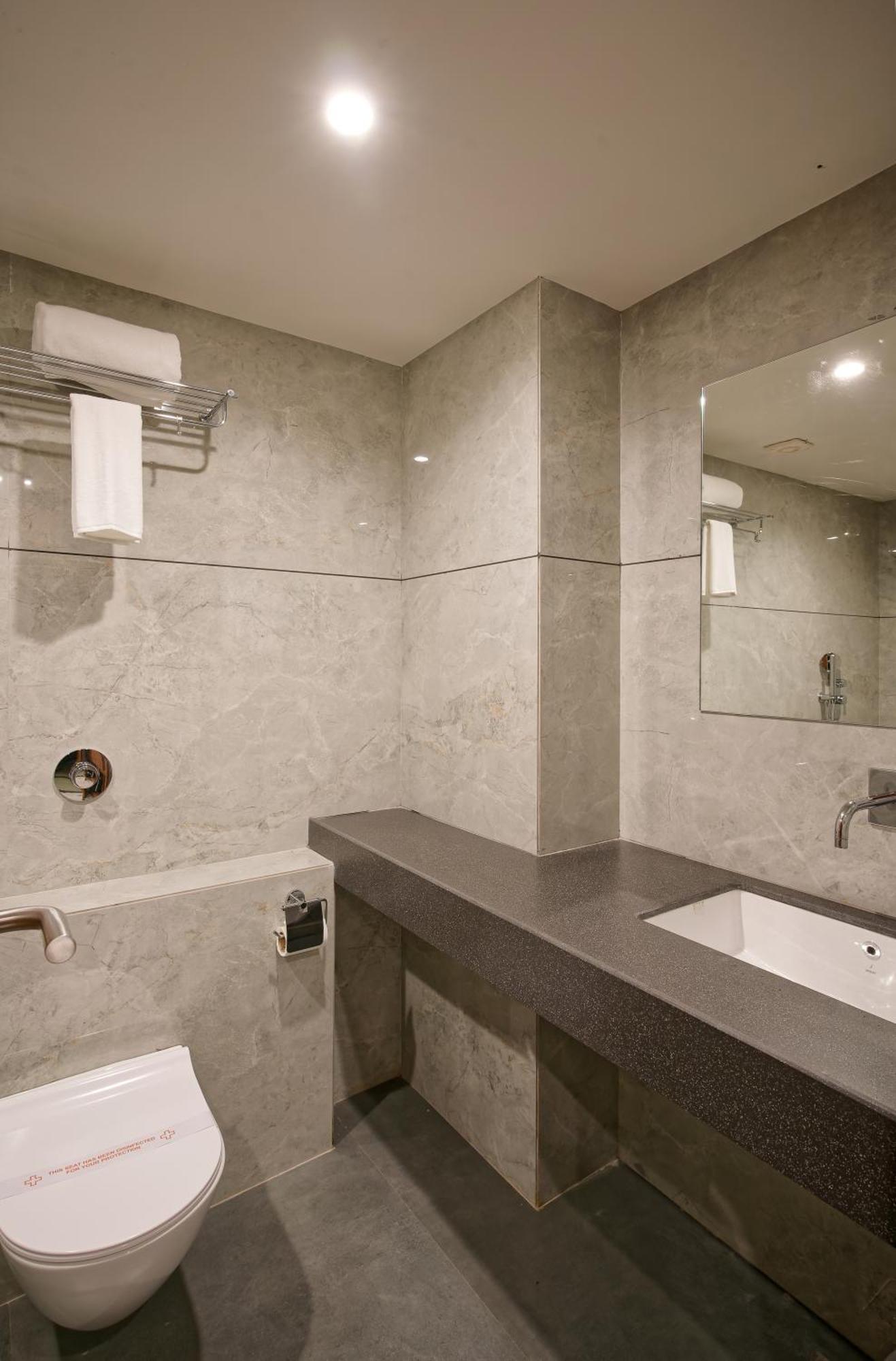 Plenteous Inn Ahmedabad Luaran gambar