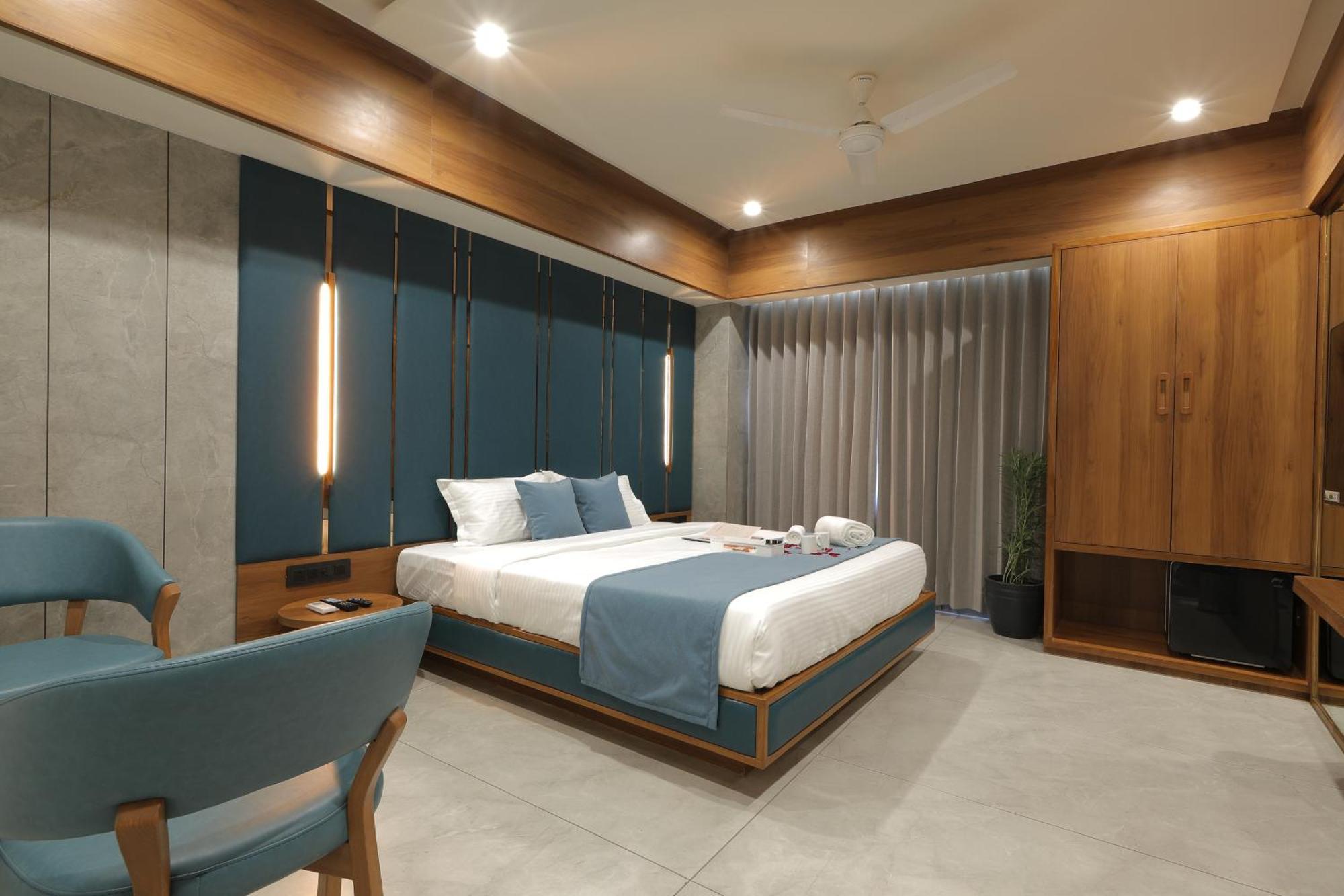 Plenteous Inn Ahmedabad Luaran gambar