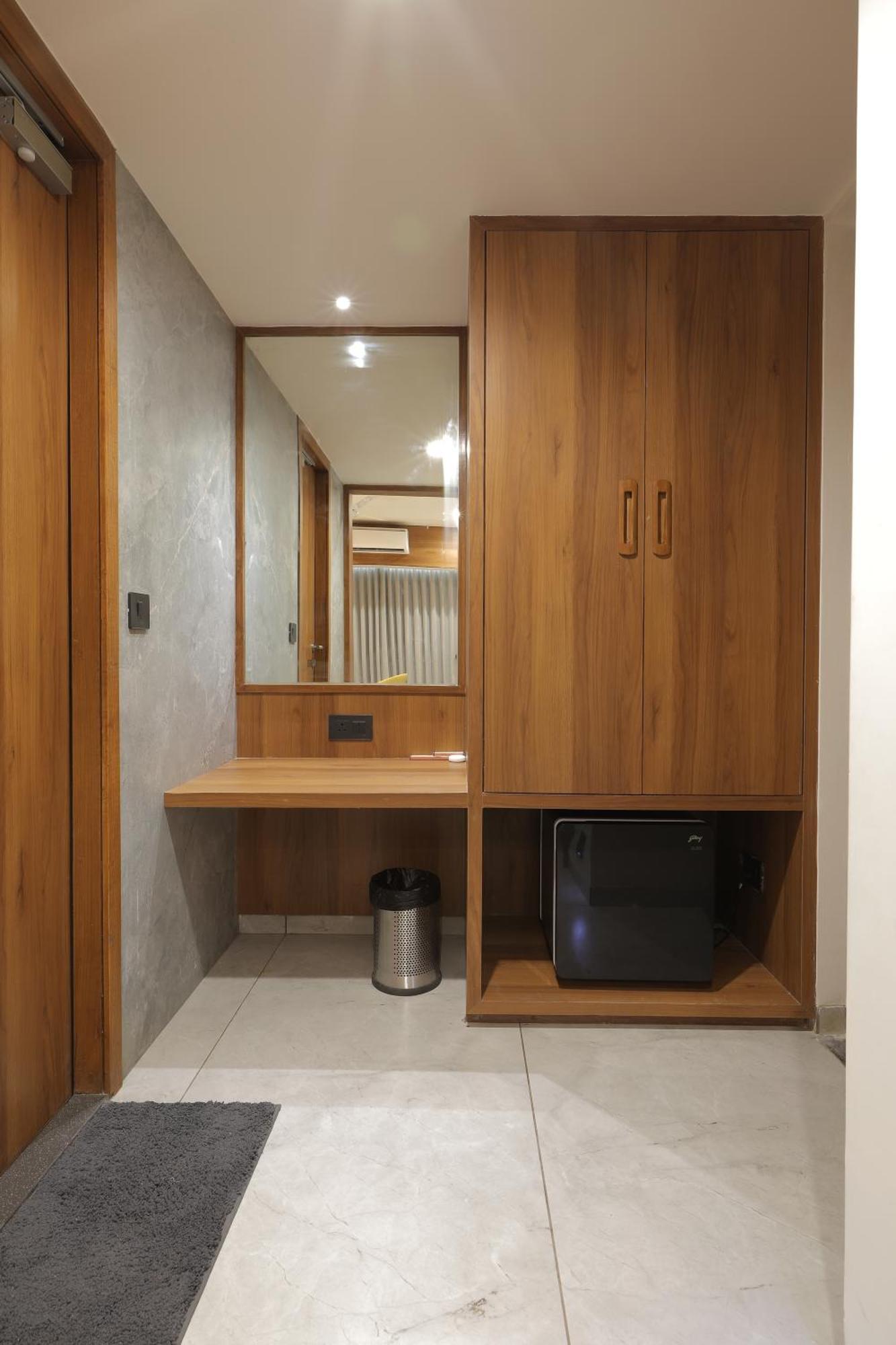Plenteous Inn Ahmedabad Luaran gambar