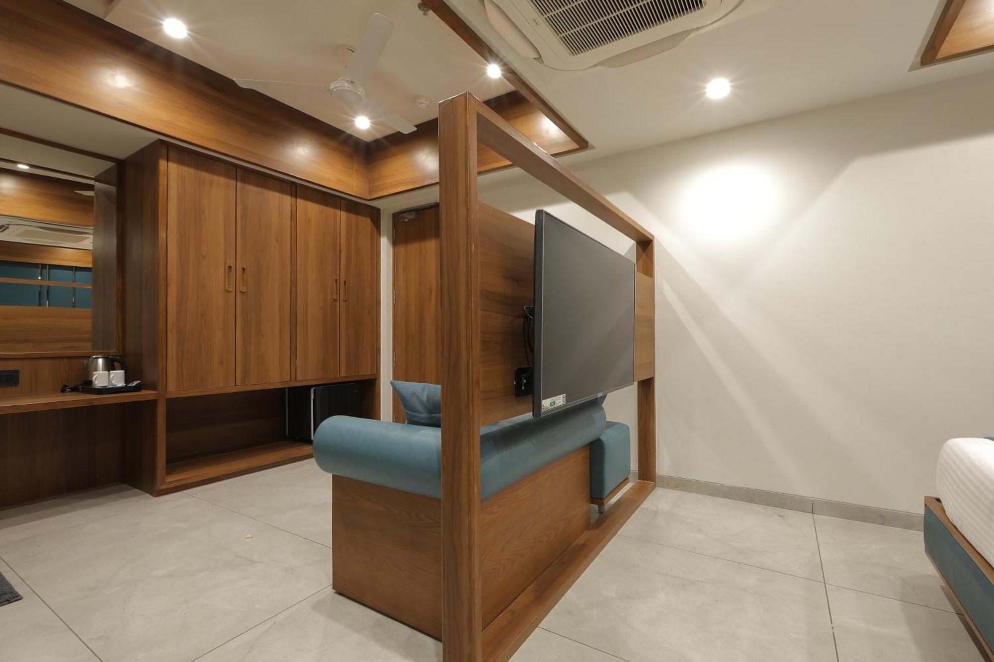 Plenteous Inn Ahmedabad Luaran gambar