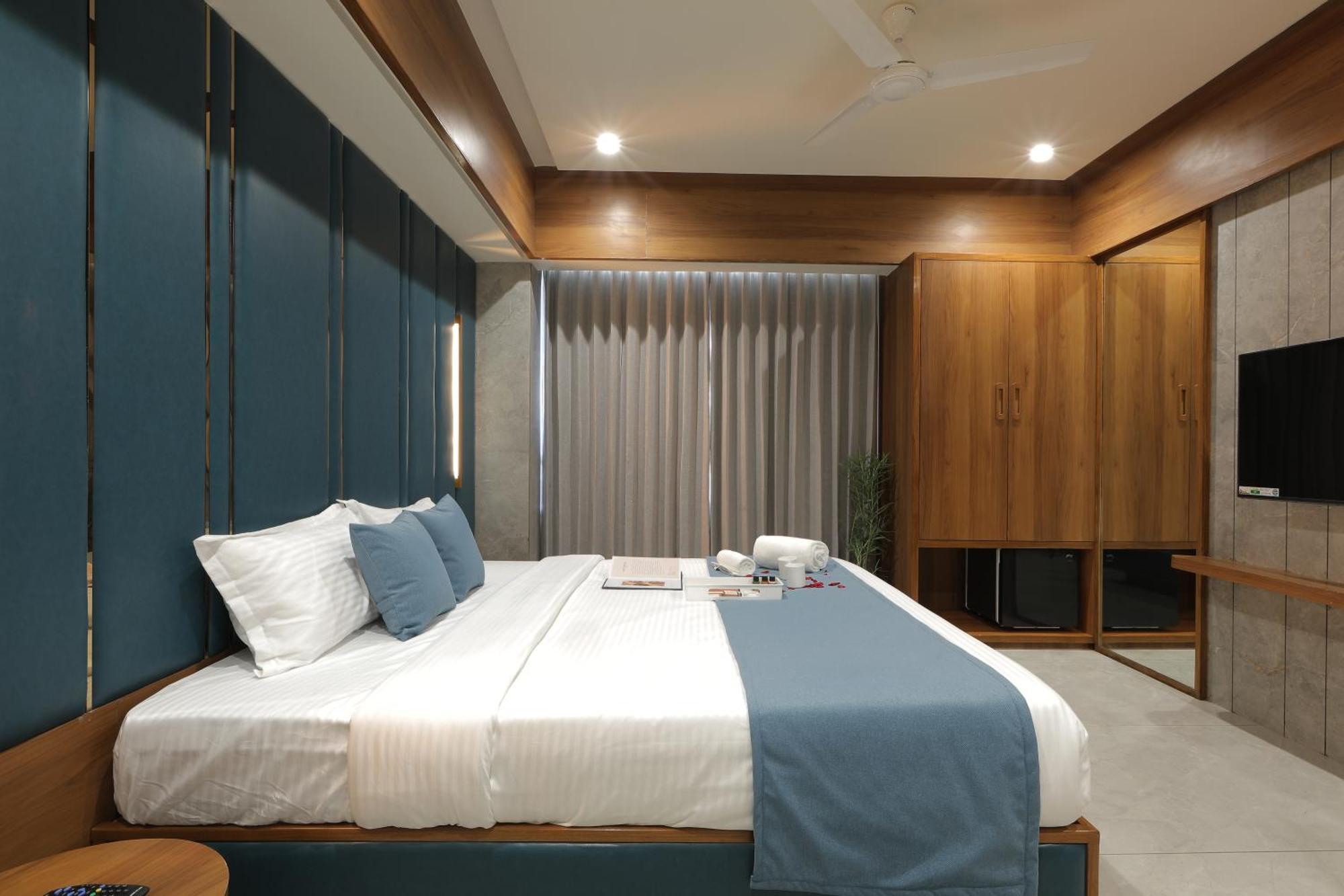 Plenteous Inn Ahmedabad Luaran gambar