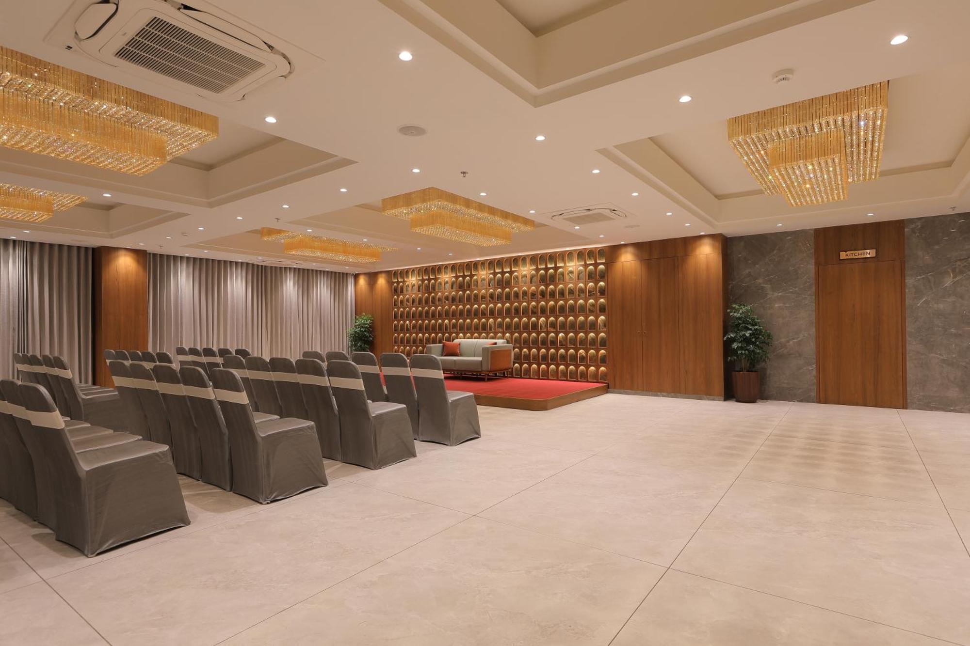 Plenteous Inn Ahmedabad Luaran gambar