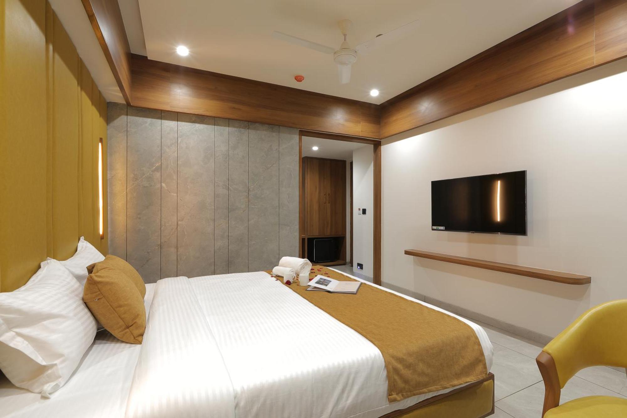 Plenteous Inn Ahmedabad Luaran gambar