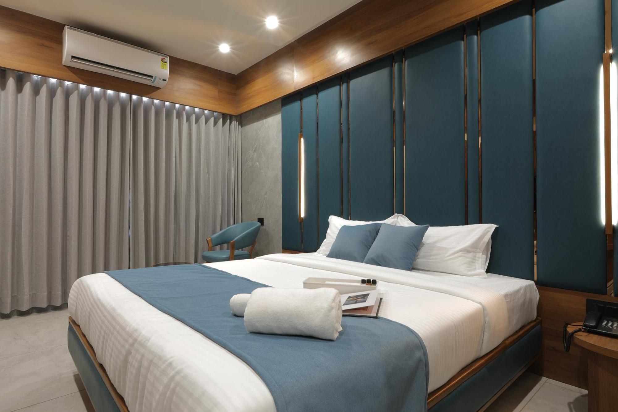 Plenteous Inn Ahmedabad Luaran gambar