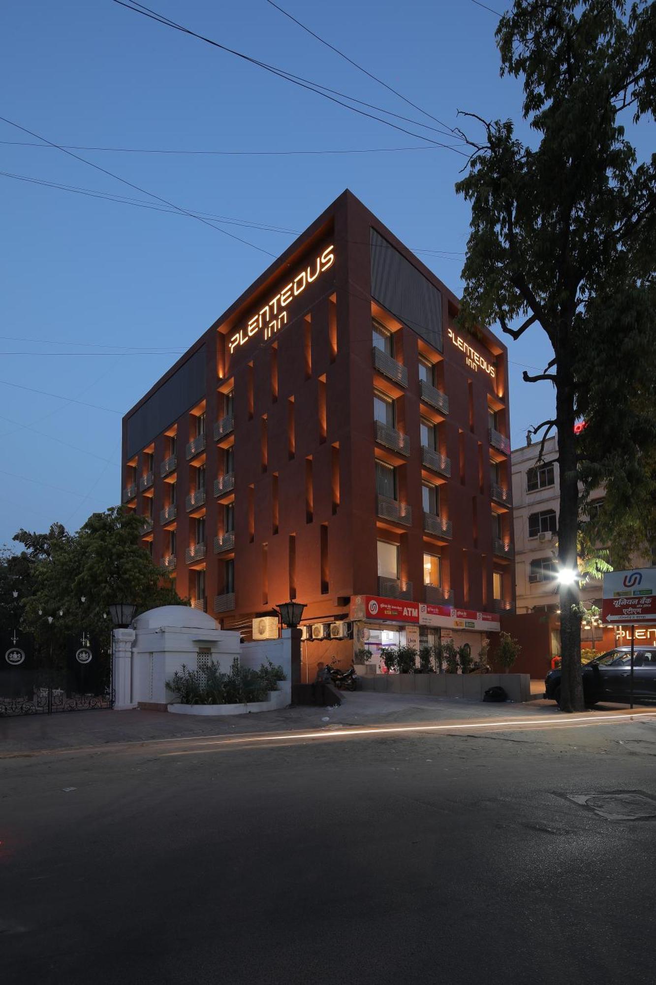 Plenteous Inn Ahmedabad Luaran gambar