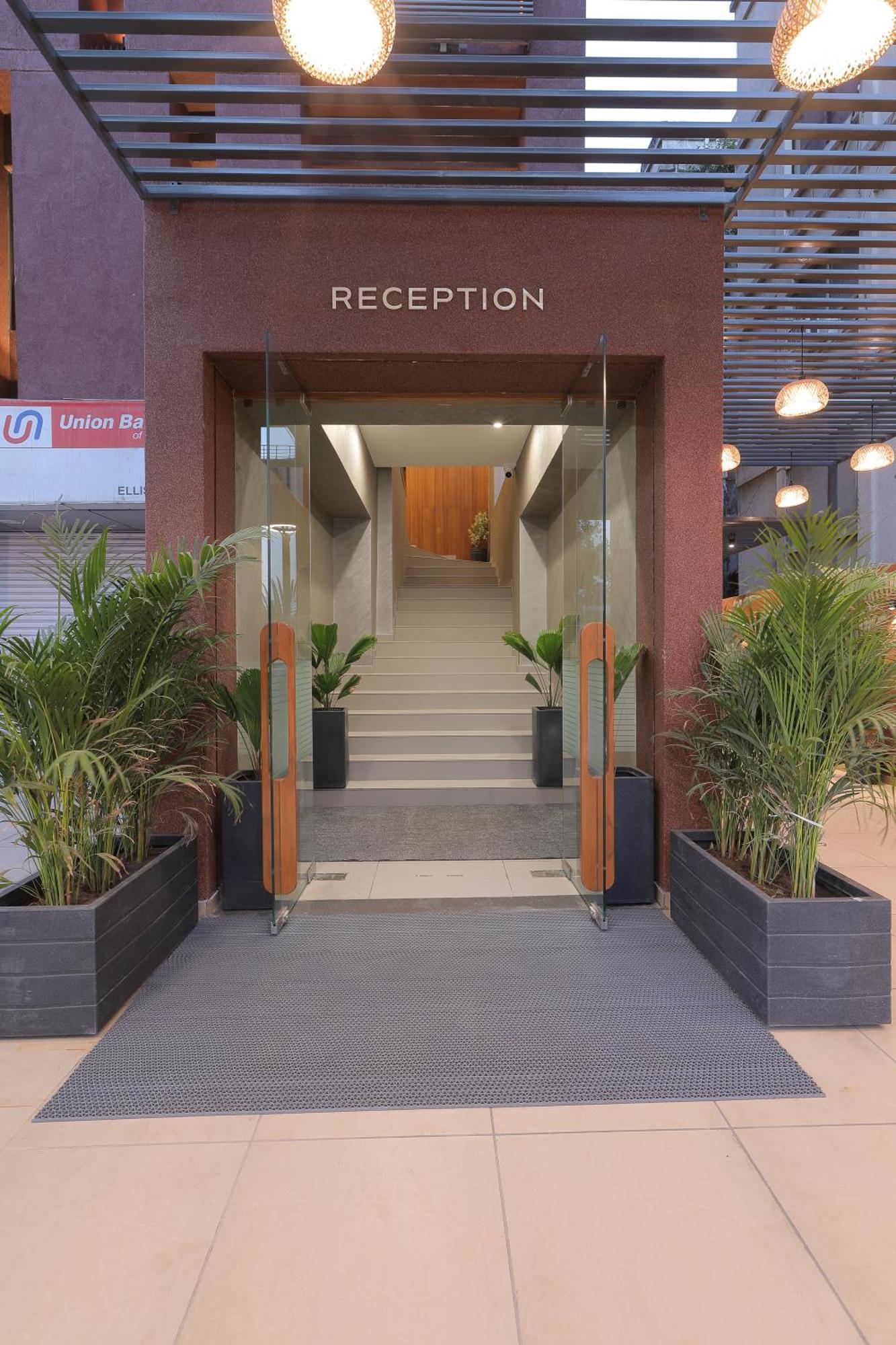 Plenteous Inn Ahmedabad Luaran gambar