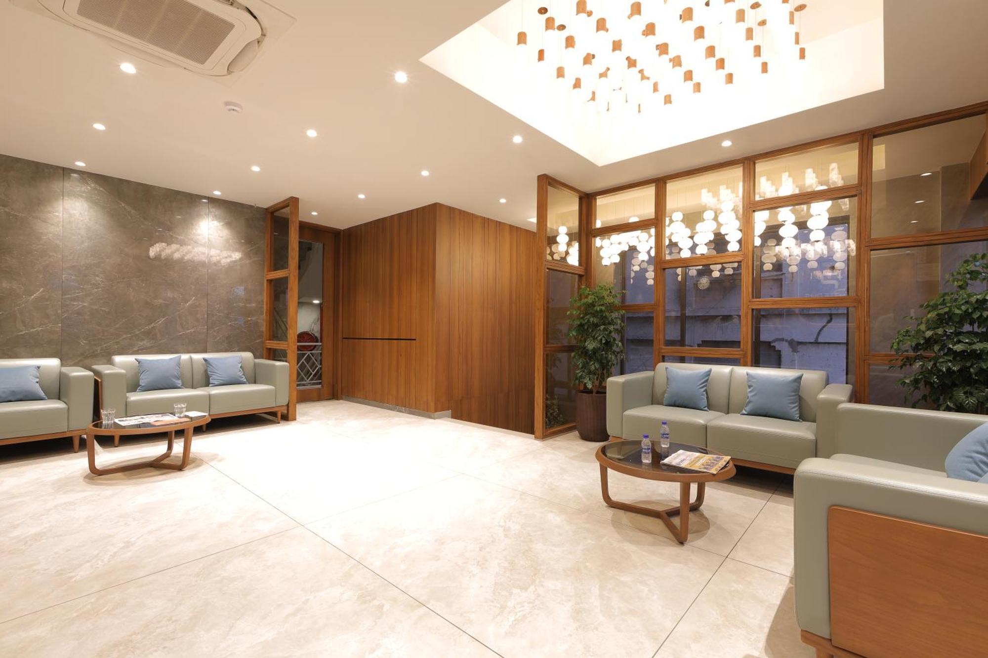 Plenteous Inn Ahmedabad Luaran gambar