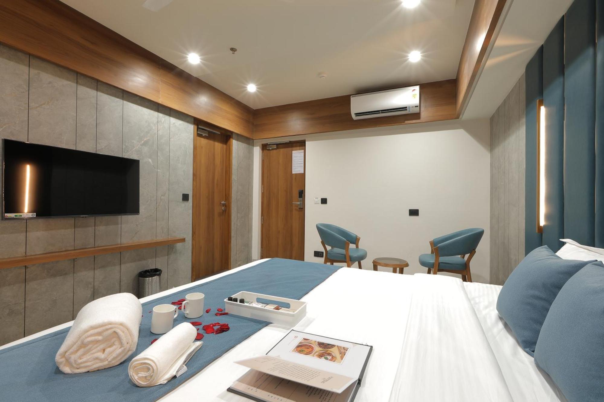 Plenteous Inn Ahmedabad Luaran gambar