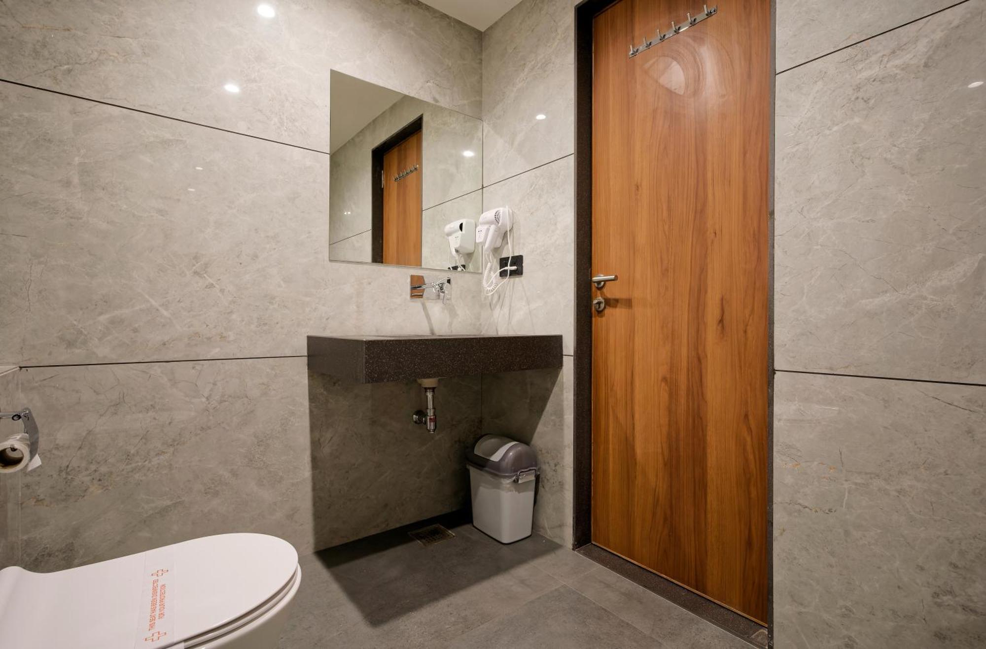 Plenteous Inn Ahmedabad Luaran gambar